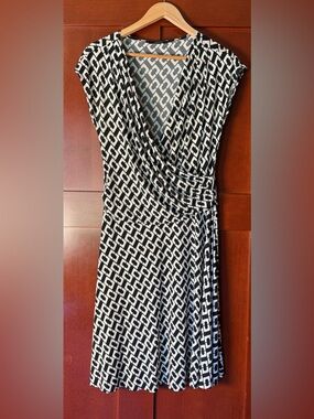 Soprano Black and Ivory Geometric Fit & Flare Dress Size XL